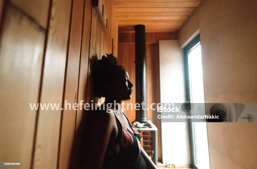 肩部自我按摩手法