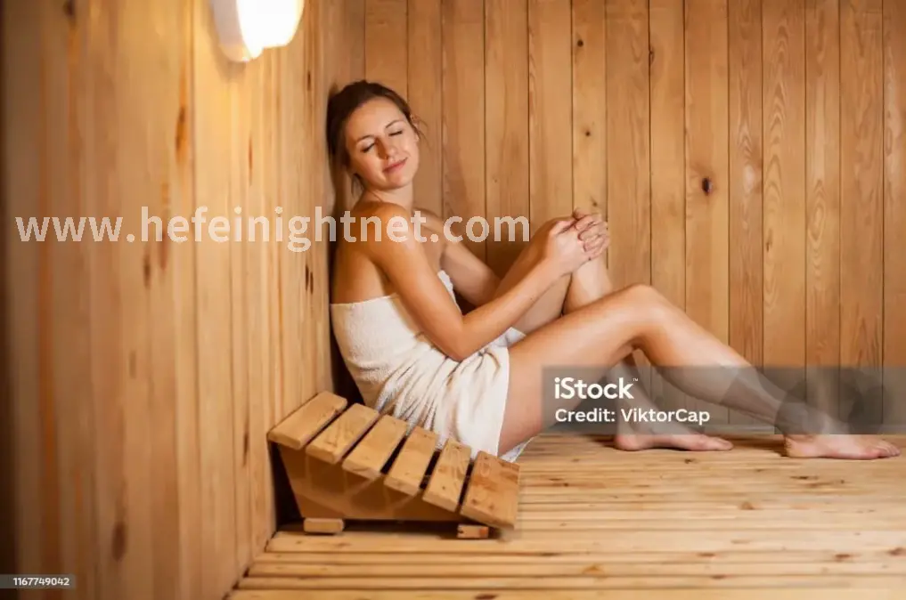 肩部按摩手法示意图